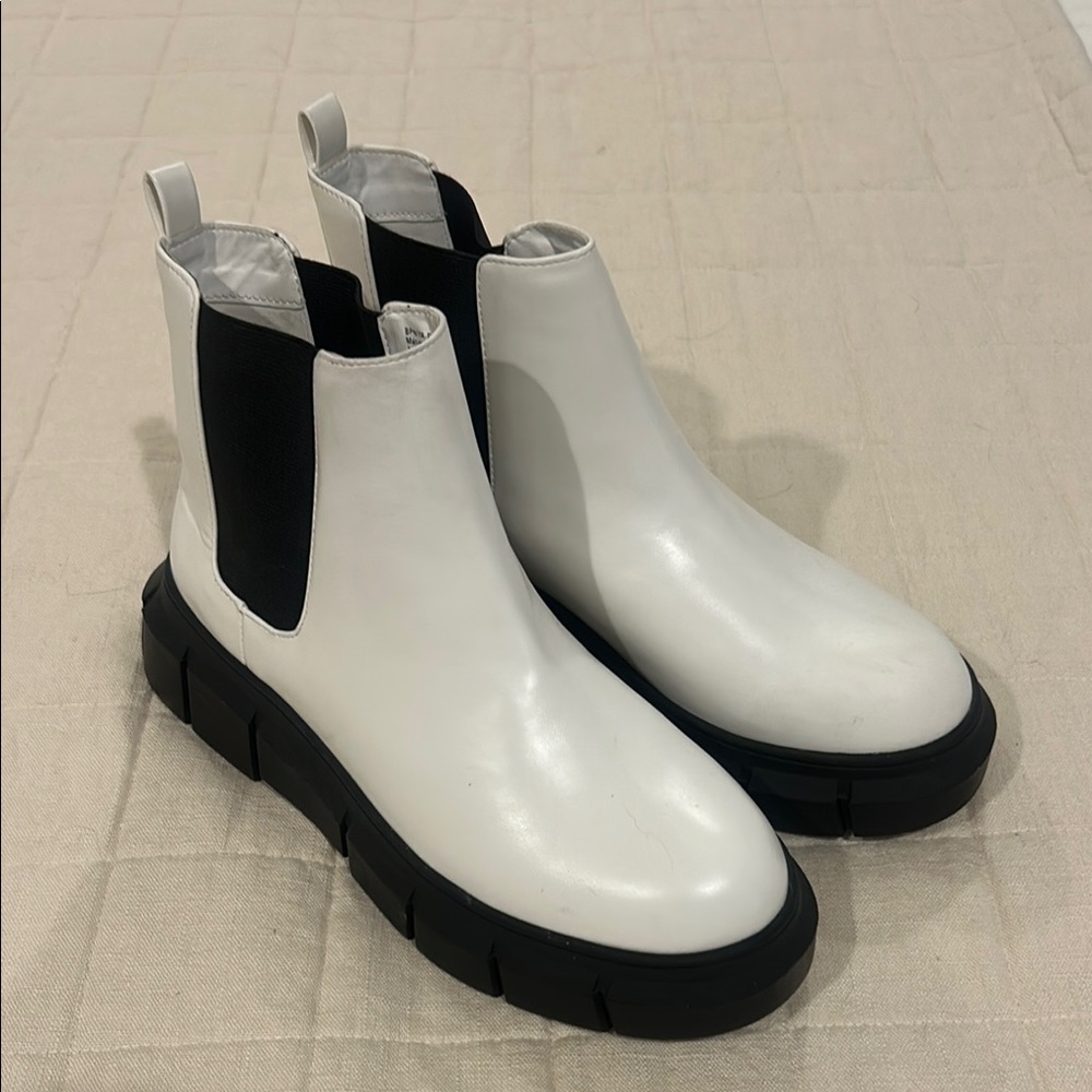 BP. White and Black Women's Ankle Boots 8